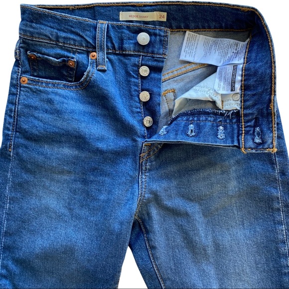 Levi’s Wedgie Skinny - Picture 2 of 6